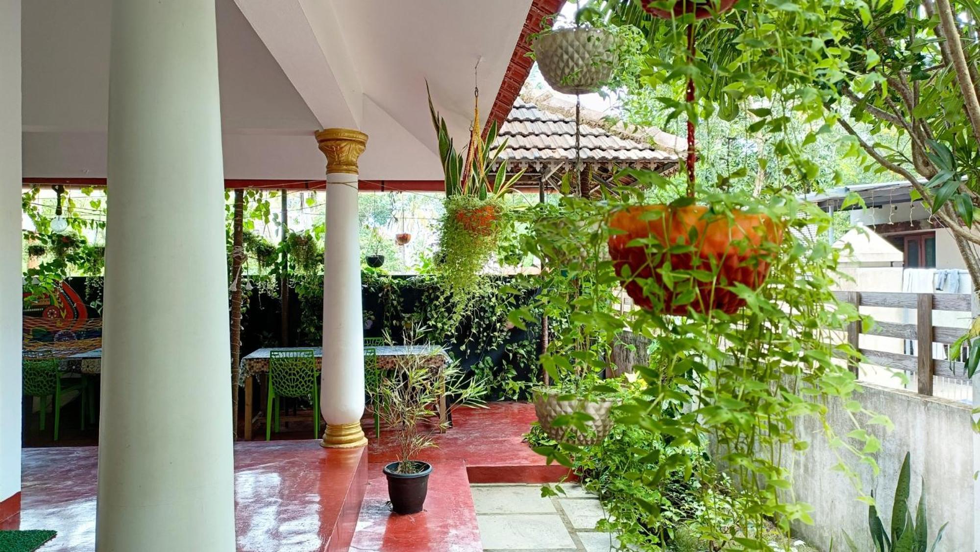 Marari Beach Cleetus Homestay Mararikulam Bagian luar foto